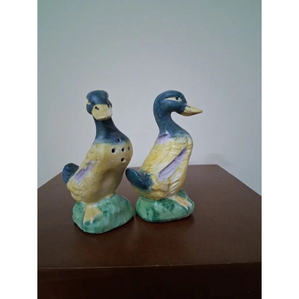 Vintage Ceramic Duck Novelty Animal Salt & Pepper Shakers Set, 2 Pieces. Japan